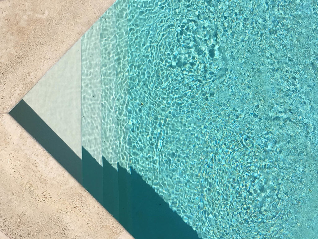 costruzione piscine, entrata con scalette